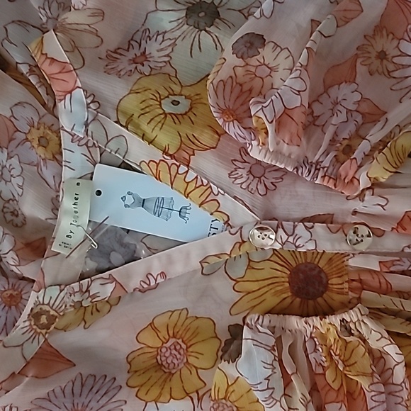 Coral light peach long sleeve boho floral dress Size Medium - Picture 8 of 8